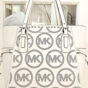 NWT Michael Kors East West Voyager Tote - White